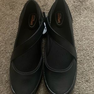 Black Slip Resistant Sole Flats | SafeTStep | Work Shoes | Size 9